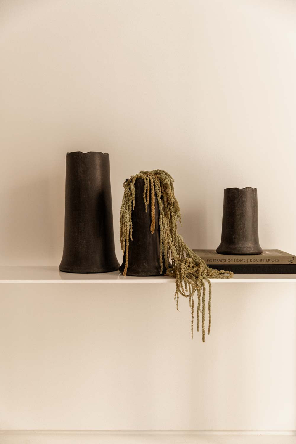 Jarrón del Siglo XXI en Cerámica Gris Patinado