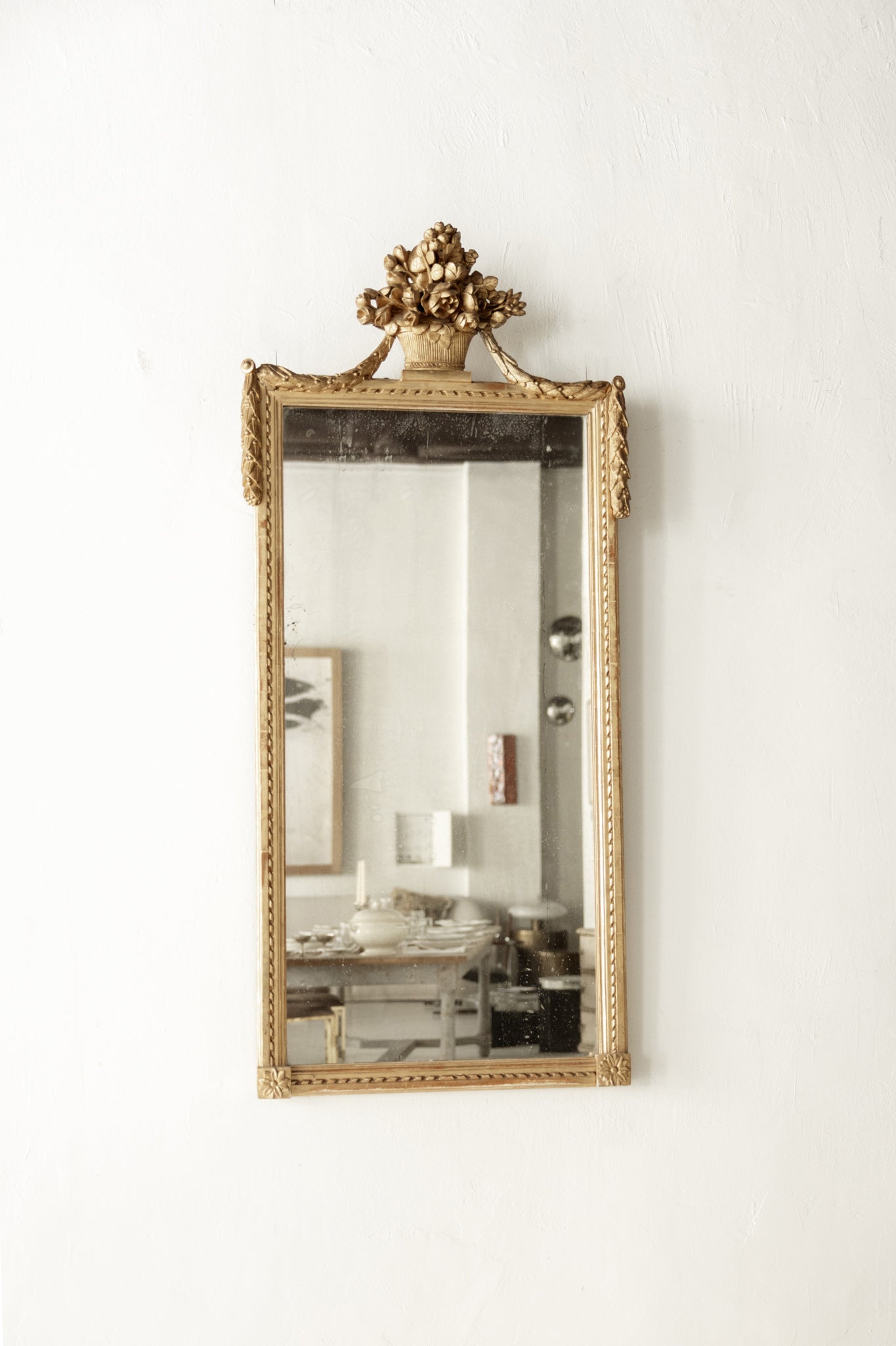 Espejo Francés del Siglo XVIII en Estilo Louis XVI