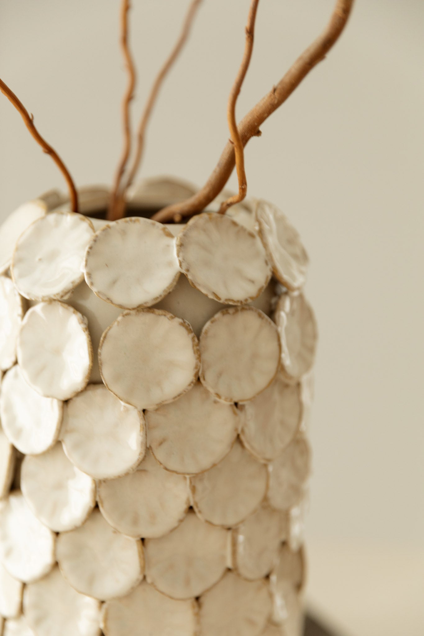 Jarrón Escamas del Siglo XXI en Cerámica Blanca - 2