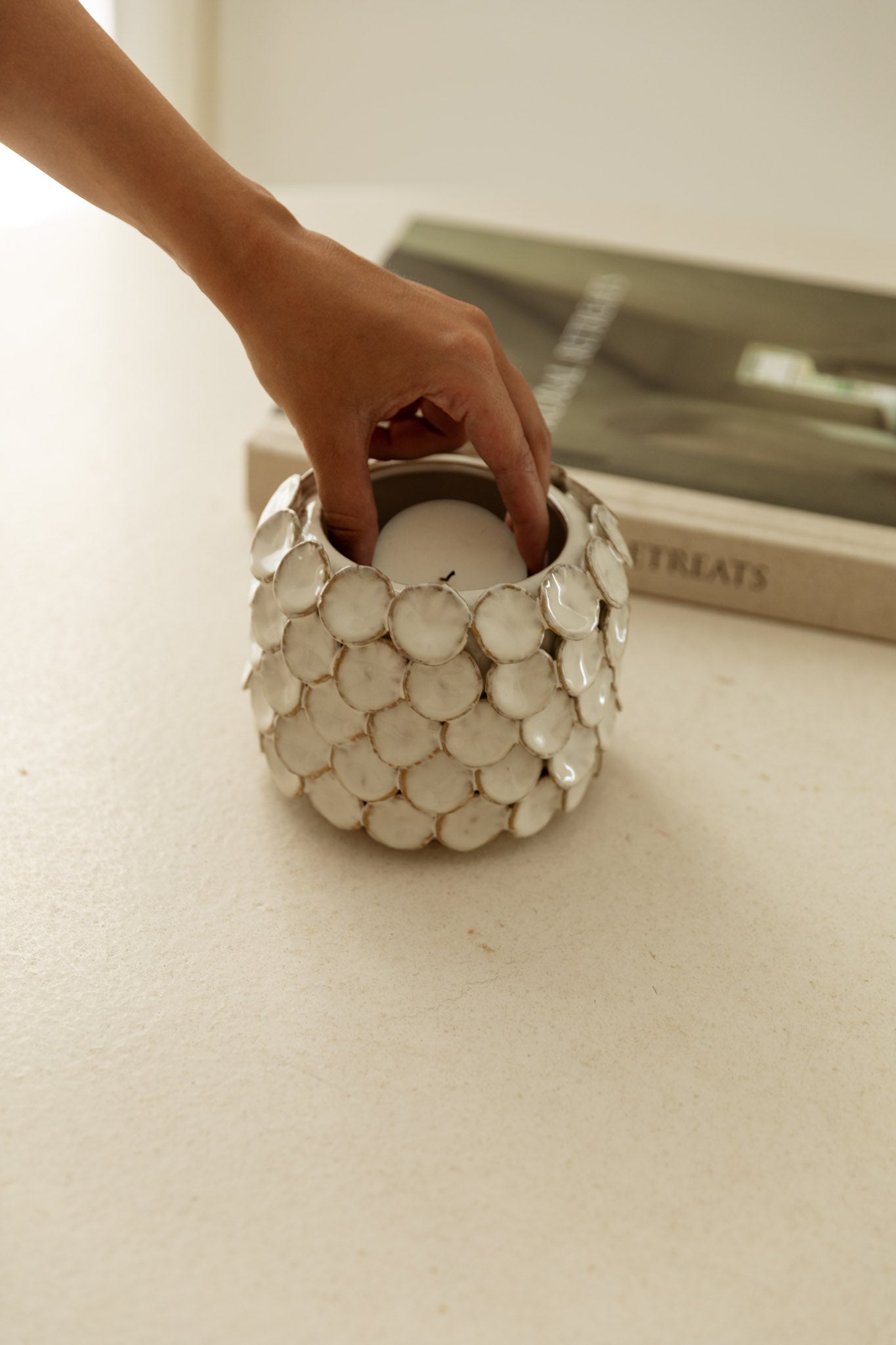 Jarrón Escamas del Siglo XXI en Cerámica Blanca - 3