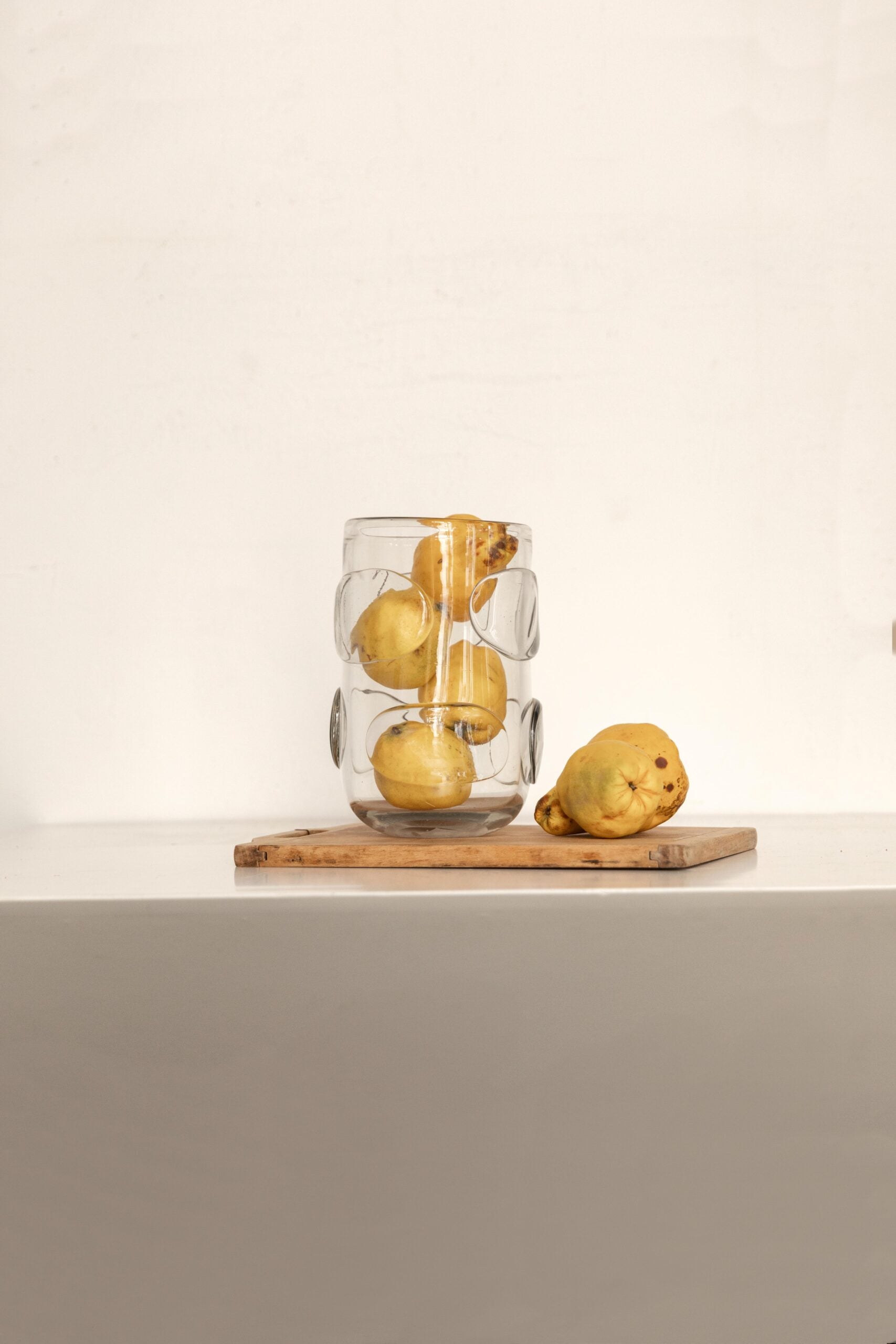 Jarrón de Vidrio del Siglo XXI con Detalles Circulares