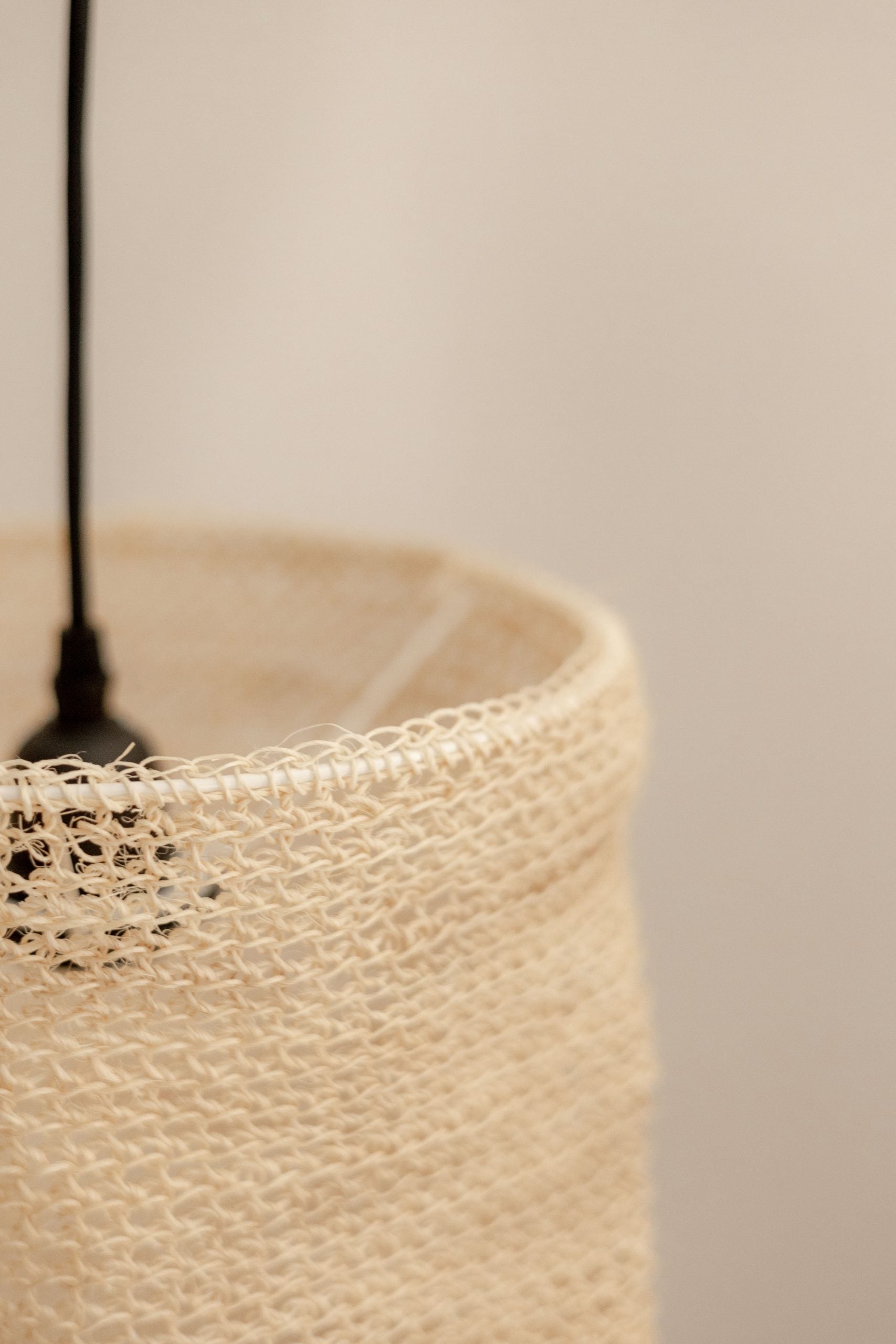 Lámpara de Techo del Siglo XXI en Fibra Vegetal Tejida a Mano - 2