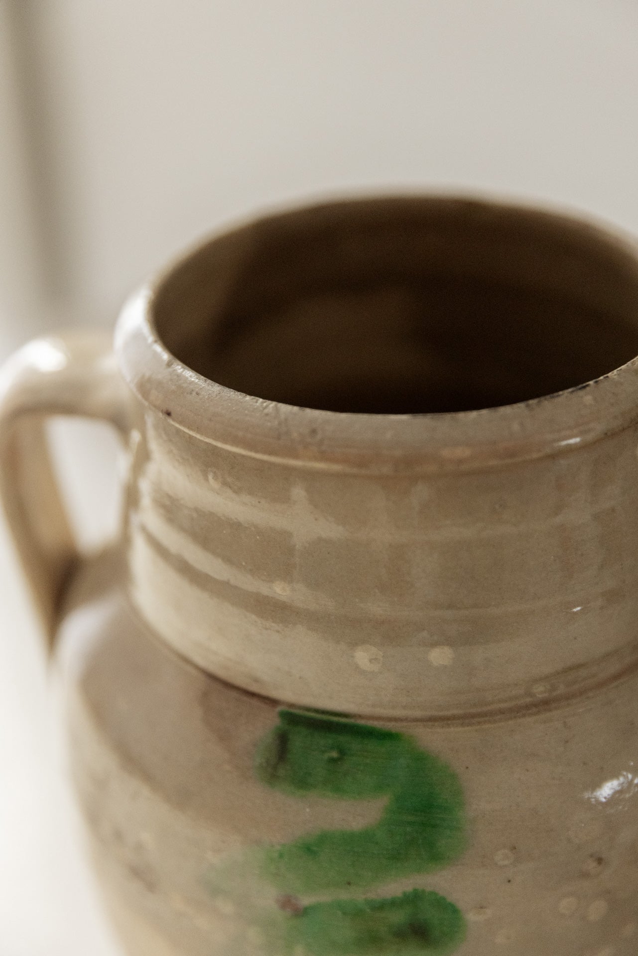 Orza Vidriada del Siglo XIX con Aplicaciones Verdes - 4