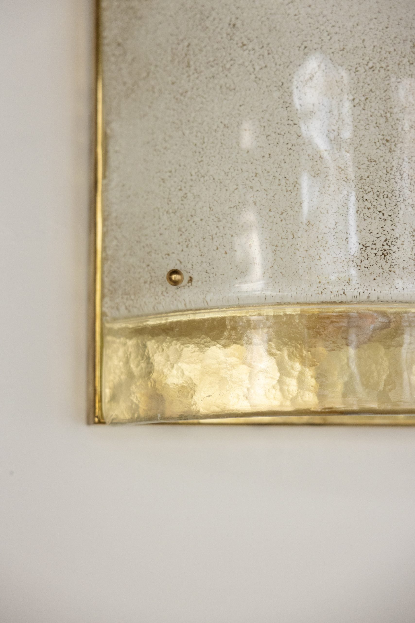 Pareja de Apliques del Siglo XX en Latón y Vidrio Esmaltado - 2