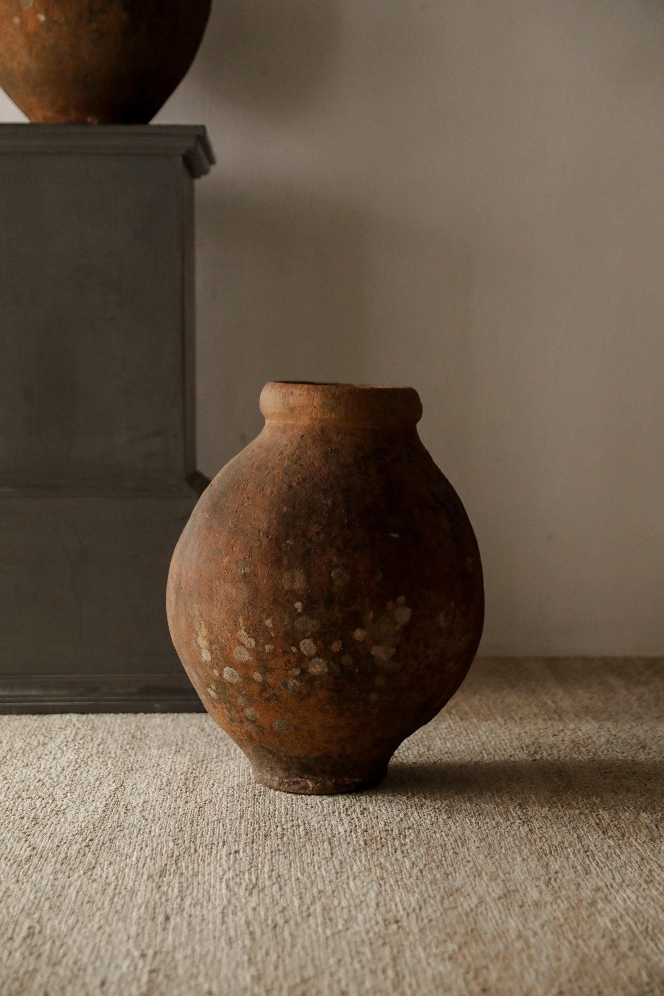 Tinaja de Barro del Siglo XIX con Marcas Artesanales - 6