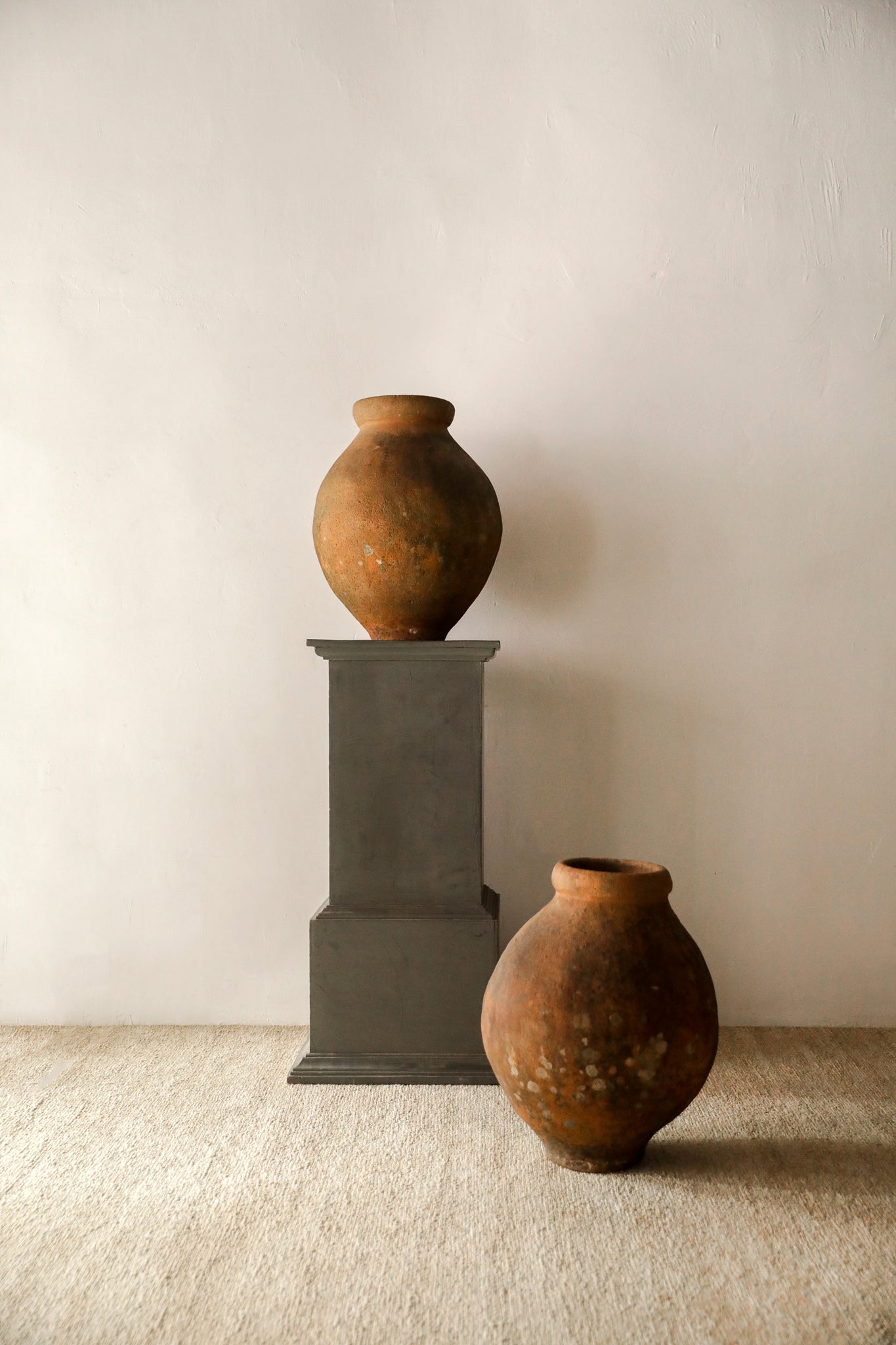 Tinaja de Barro del Siglo XIX con Marcas Artesanales - 3