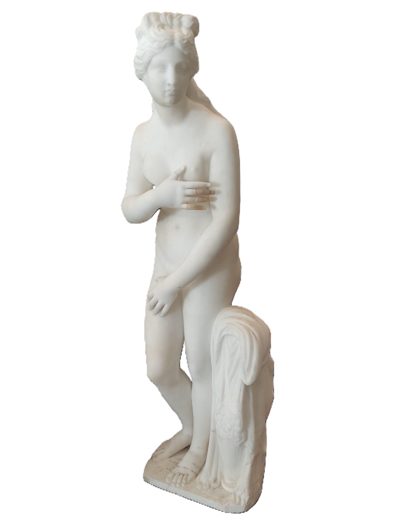 Escultura Venus de Medici del Siglo XIX en Mármol