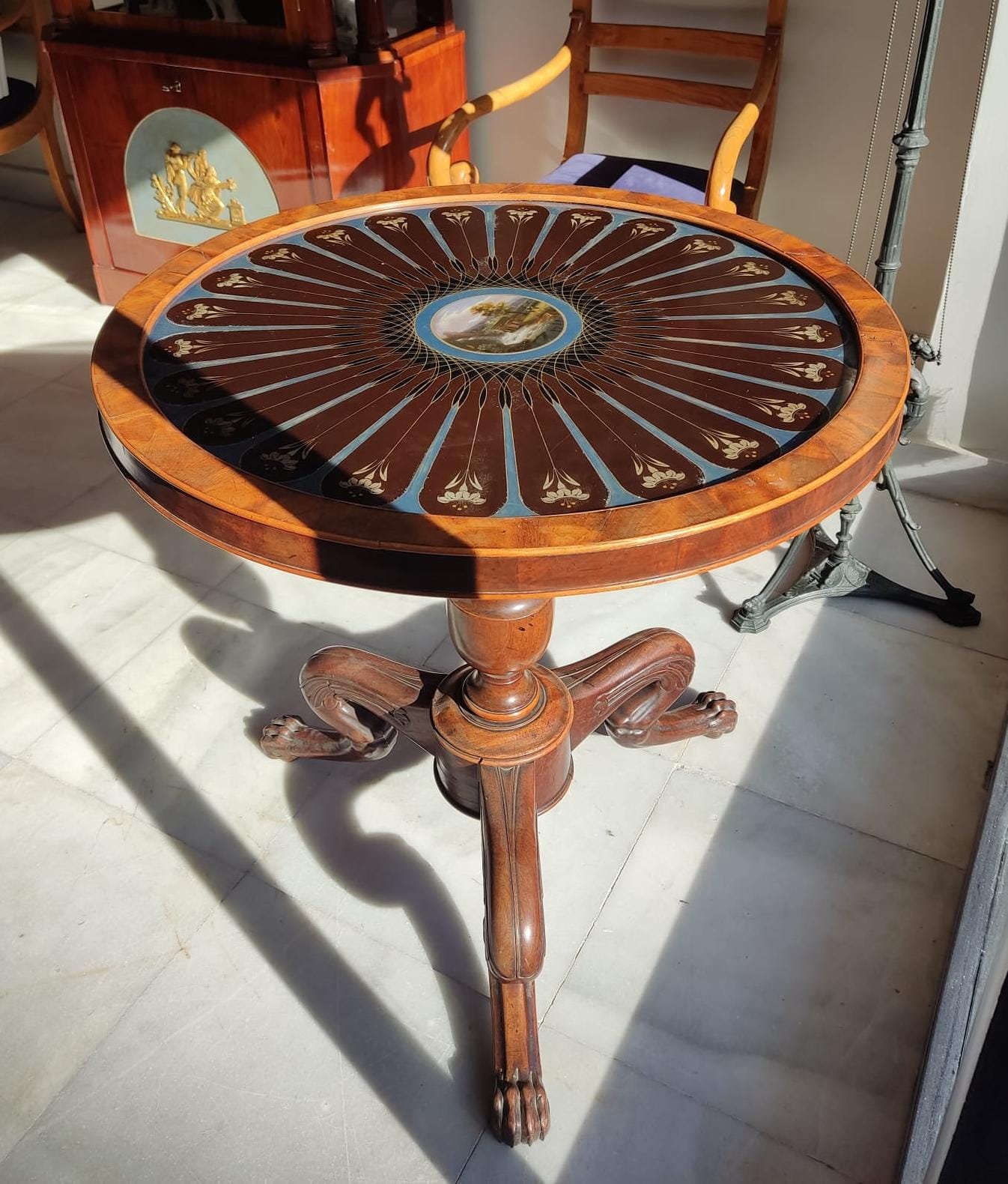 Mesa de Caoba del Siglo XIX en Cristal Pintado al Revés - Photo 8 of 8
