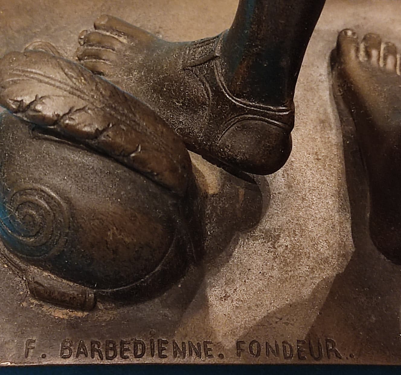 Escultura 'Amazonas Herida' del Siglo XIX en Bronce - Photo 5 of 7
