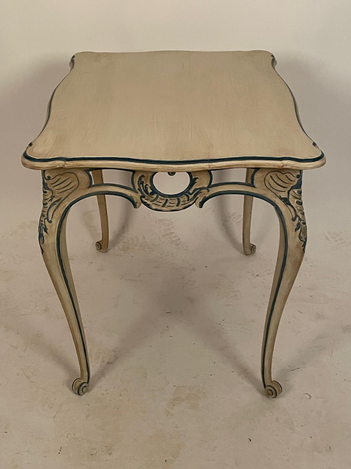 Mesa Rococó del Siglo XVIII en Madera Pintada a Mano - Photo 3 of 9