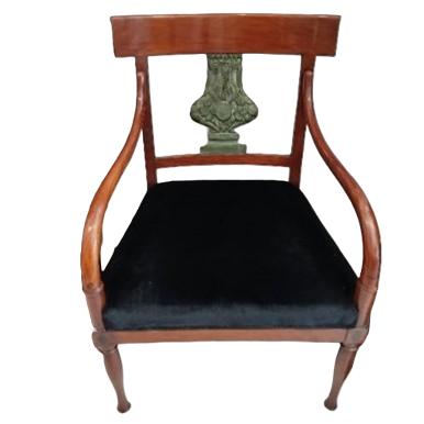 Juego de cuatro sillones del Siglo XIX en Caoba