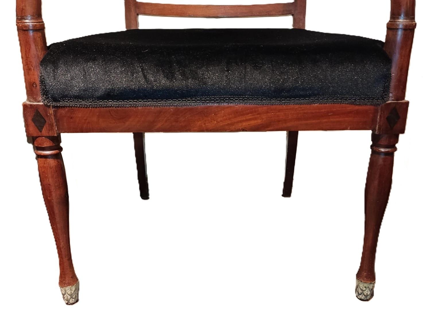 Conjunto de cuatro sillones del Siglo XIX en Caoba - Photo 4 of 8