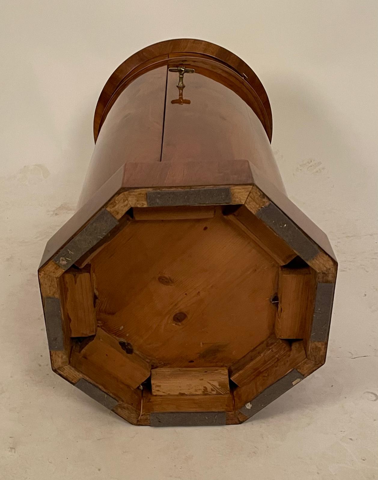 Armario Columna del Siglo XIX en Nogal y Pizarra - Photo 2 of 6