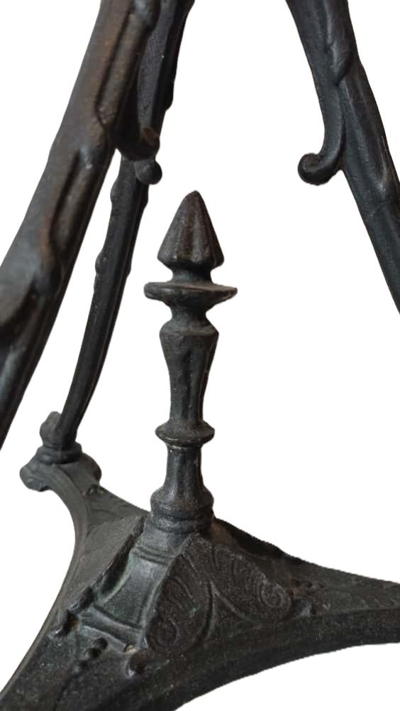 Soporte de Gran Tour del Siglo XIX en Hierro con Patina Verde - Photo 6 of 7