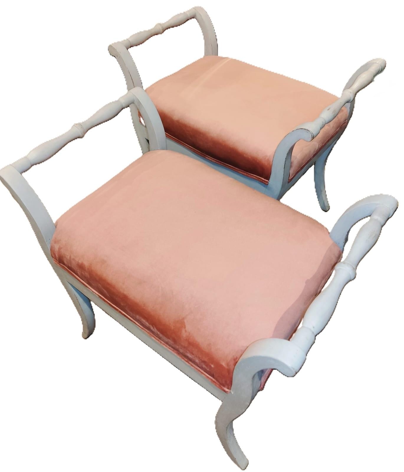 Par de Hocker del Siglo XIX en Madera Lacada y Terciopelo Rosa - Photo 2 of 5