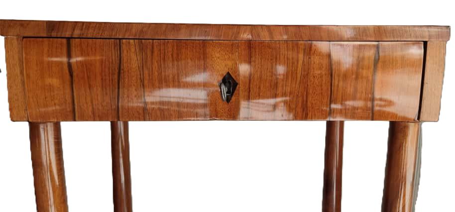 Mesa de Costura del Siglo XIX en Nogal - Photo 2 of 7