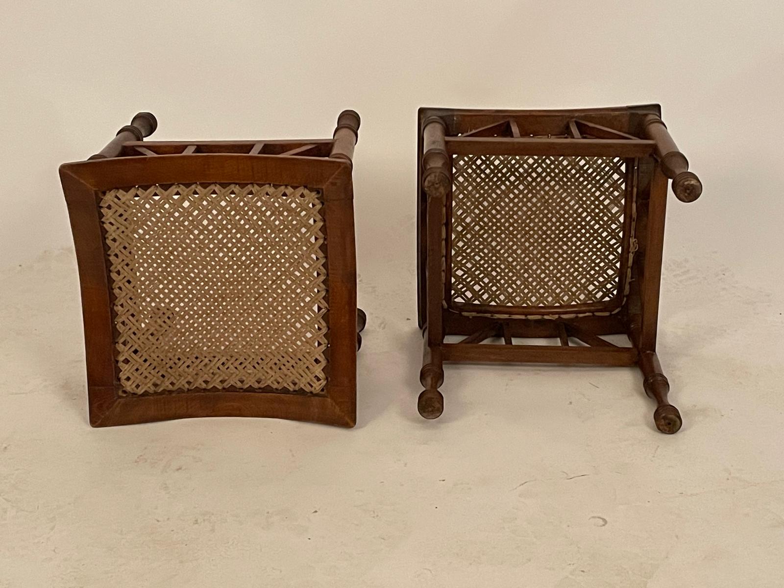 Par de Taburetes Tebas del Siglo XX en Madera de Haya - Photo 3 of 7