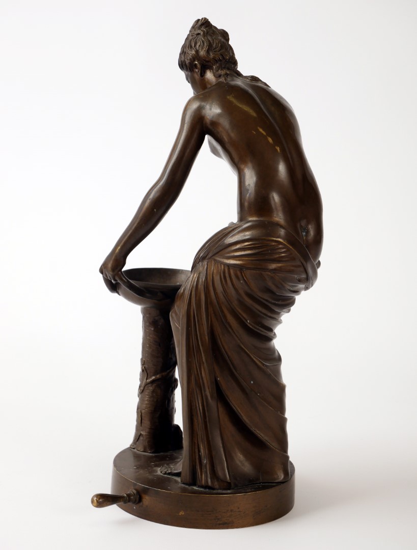 Escultura de Bronce de la Siglo XIX 'Ninfa con Fuente' - Photo 4 of 5