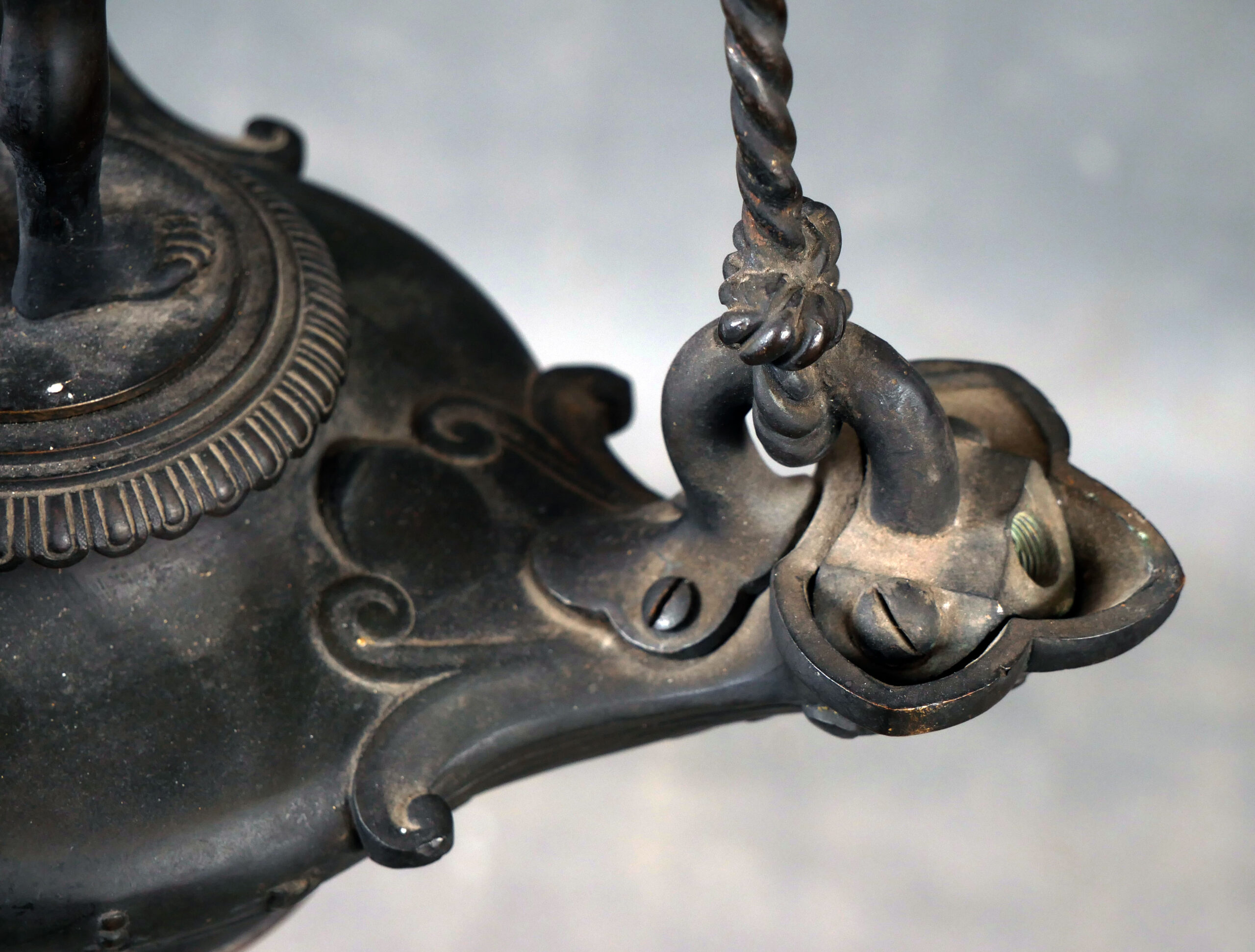 Lámpara de aceite romana del Siglo XIX con Mercurio en el centro - Photo 9 of 9