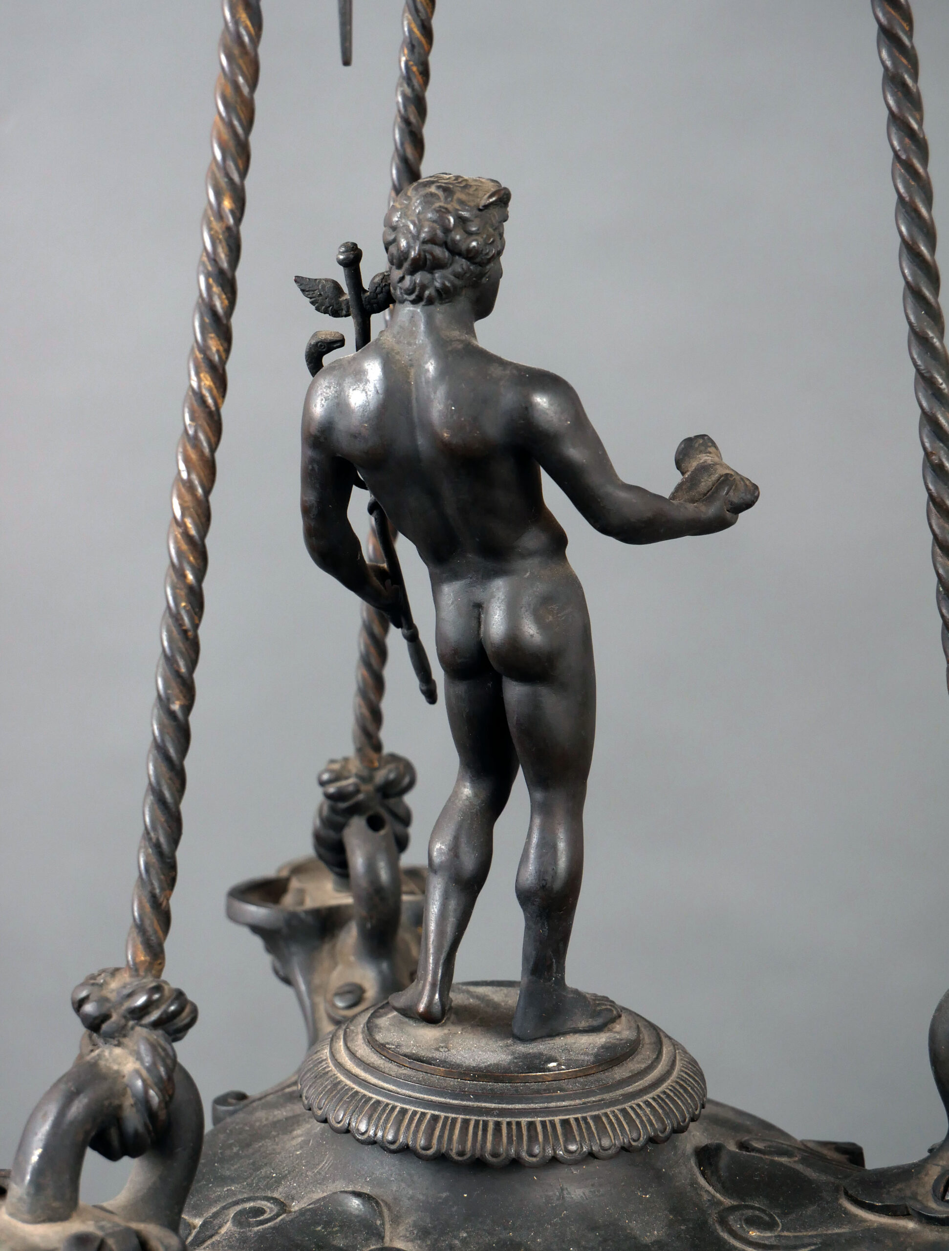 Lámpara de aceite romana del Siglo XIX con Mercurio en el centro - Photo 6 of 9