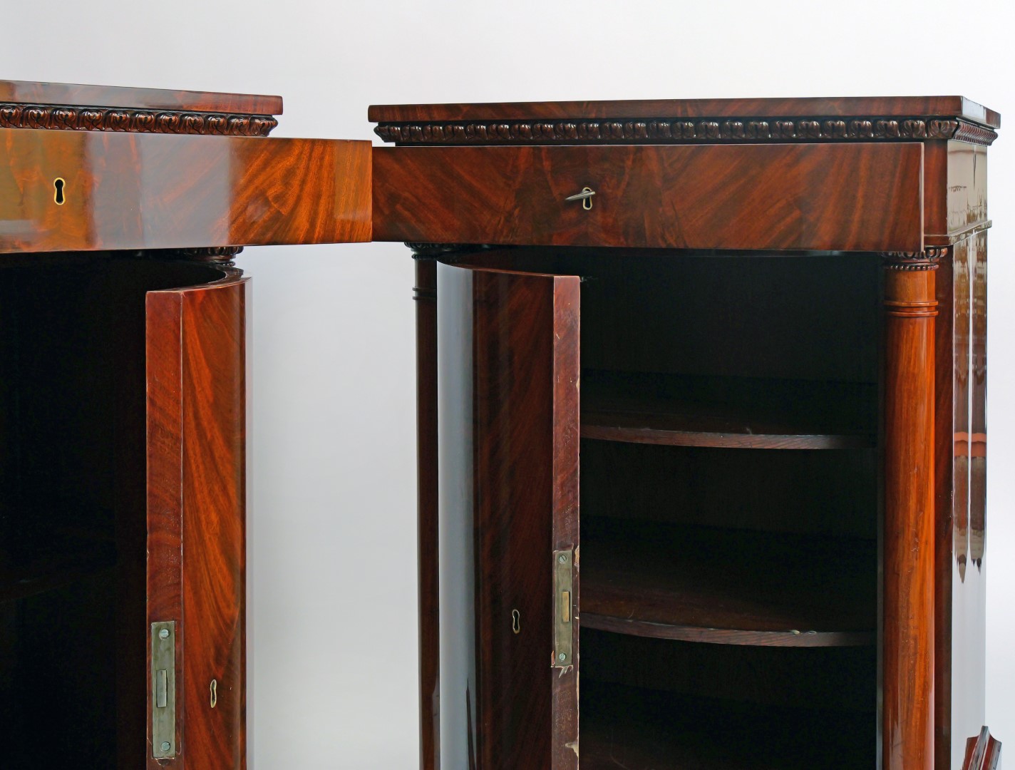 Pares de Armarios de Columna del Siglo XIX en Caoba - Photo 4 of 9