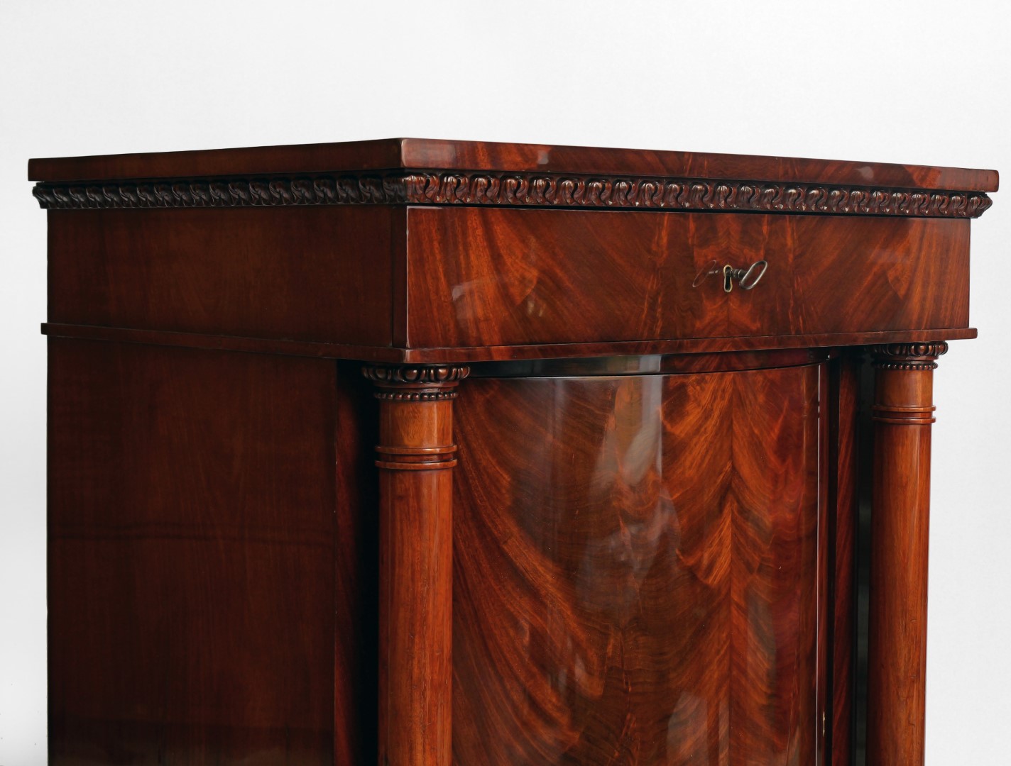 Paar Pfeilerschränke del Siglo XIX en Mahagoni - Photo 6 of 9