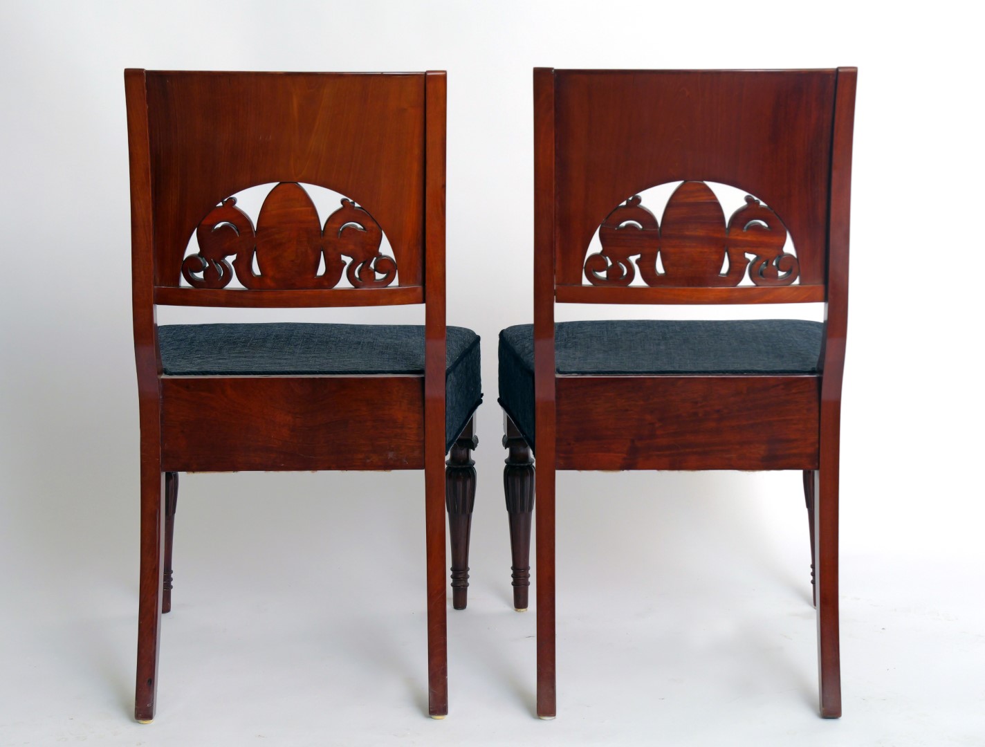 Pareja de Sillas del Siglo XIX con Rica Talla - Photo 5 of 5