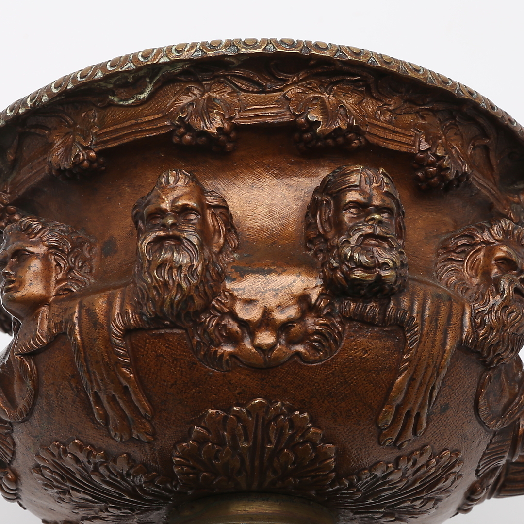 Vaso Warwick del Siglo XIX en Bronce Patinado - Photo 7 of 10