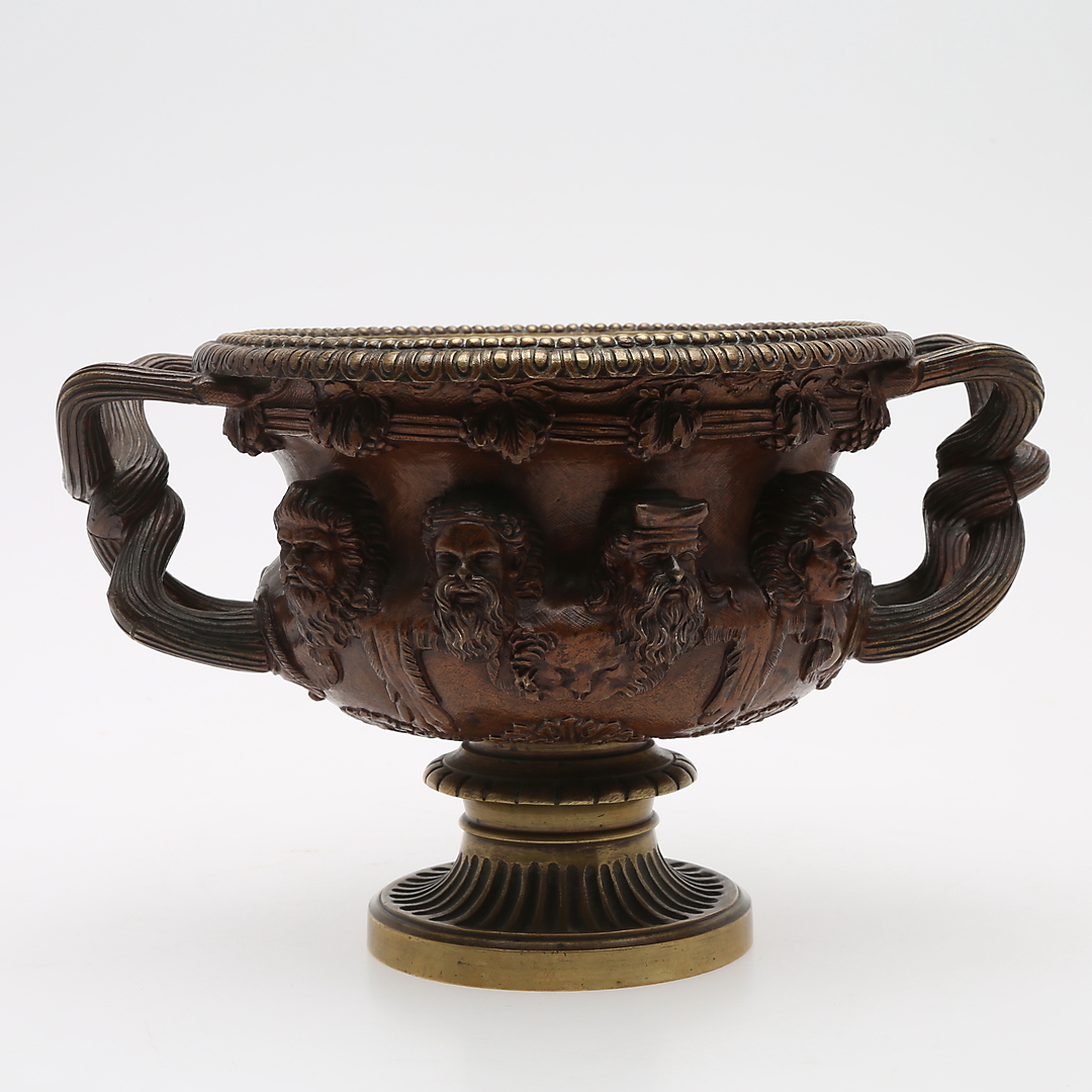 Vaso Warwick del Siglo XIX en Bronce Patinado - Photo 9 of 10