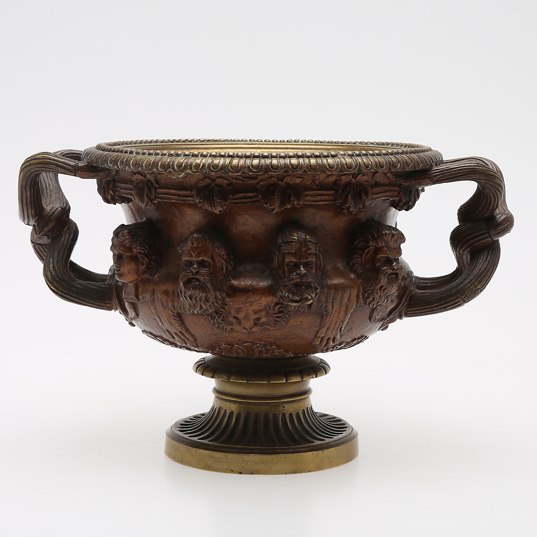 Vaso Warwick del Siglo XIX en Bronce Patinado - Photo 6 of 10