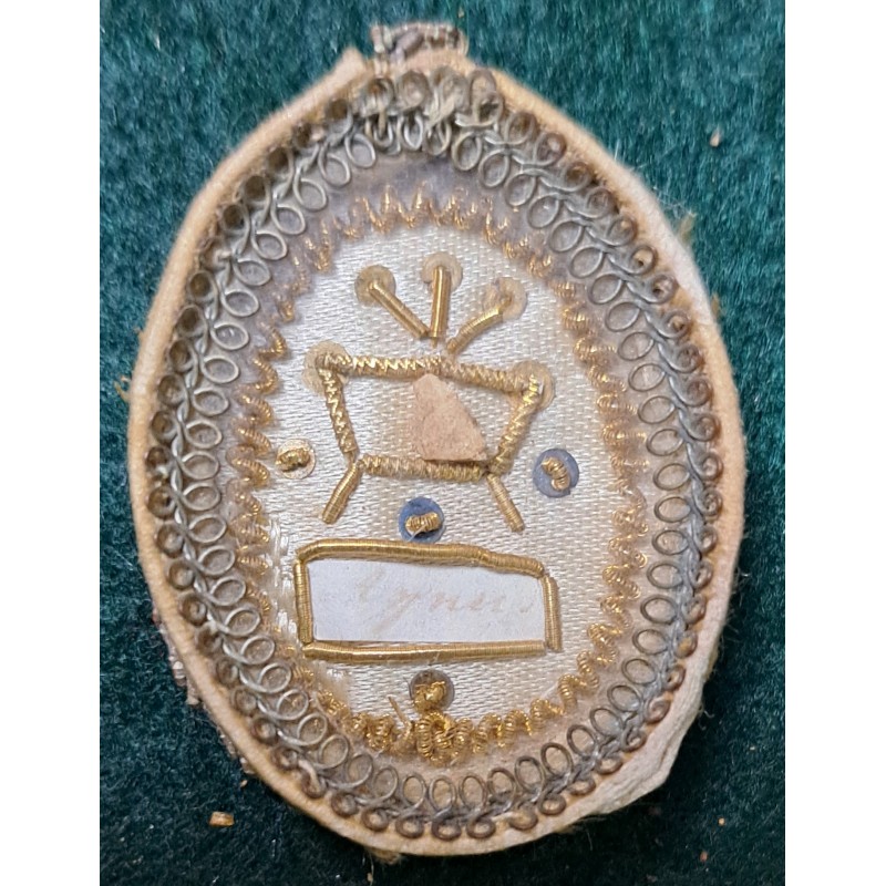 Antique reliquary adorned with gold thread filigree, 19th century