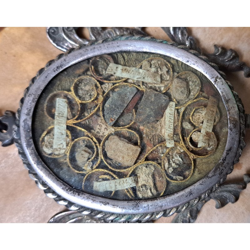 Large Baroque Reliquary 18th Century, silver with multiple relics of saints - 10/12