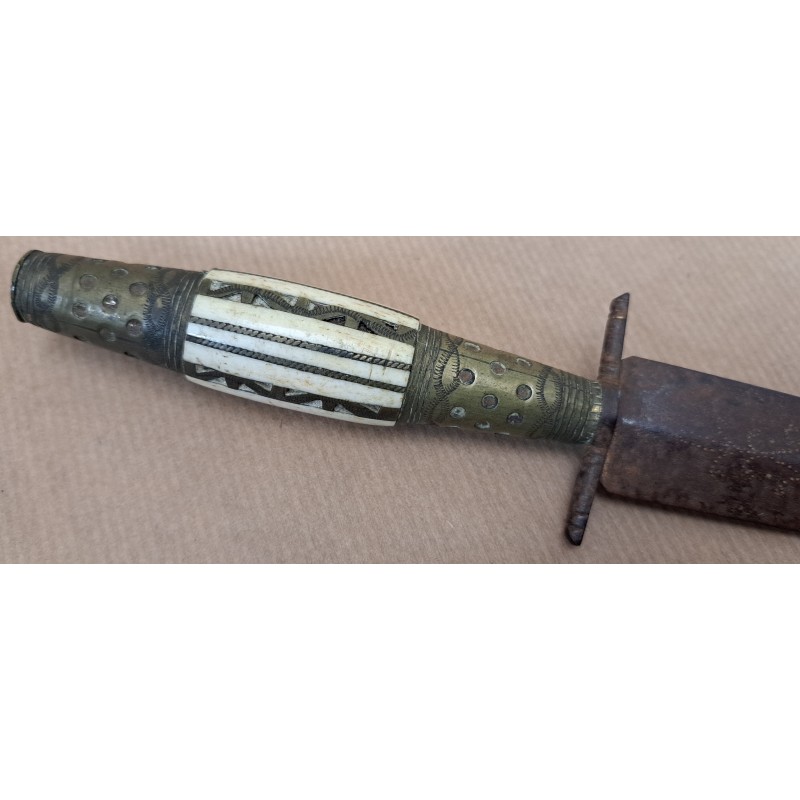 Dagger / Albacete Dagger – 19th Century – Bone and Bronze Handle - 3/8