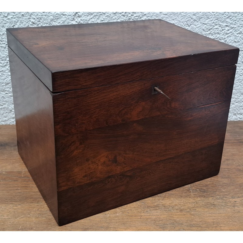 Large mahogany box veneered in chicaranda, 19th century