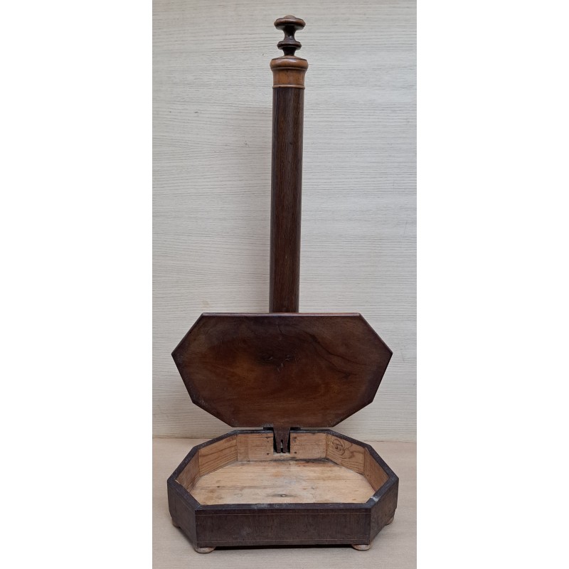 Curious and rare Isabeline spittoon, mahogany and chicaranda, 19th century - 4/12