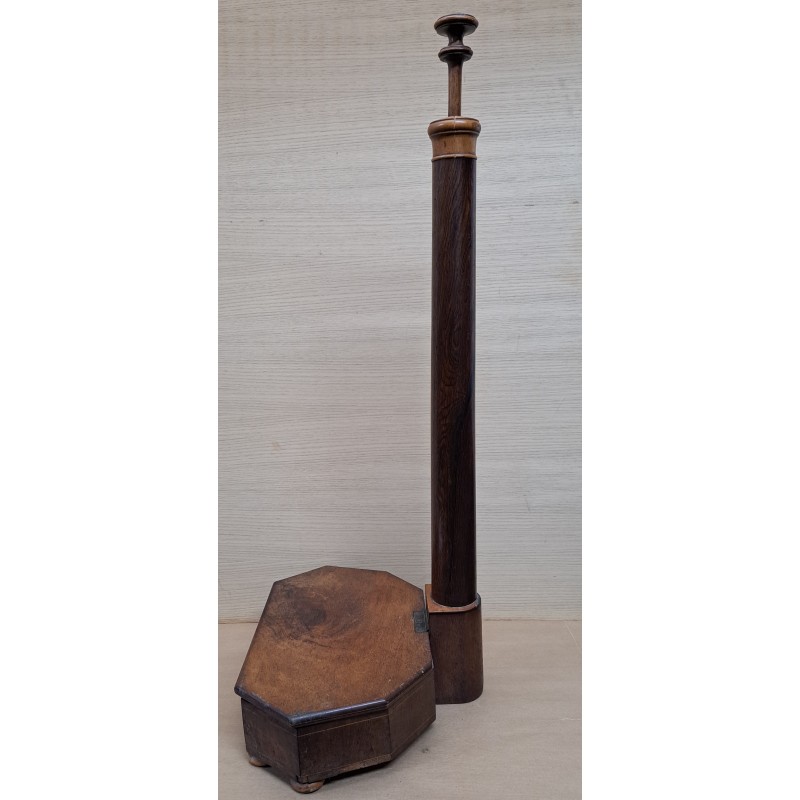 Curious and rare Isabeline spittoon, mahogany and chicaranda, 19th century - 8/12