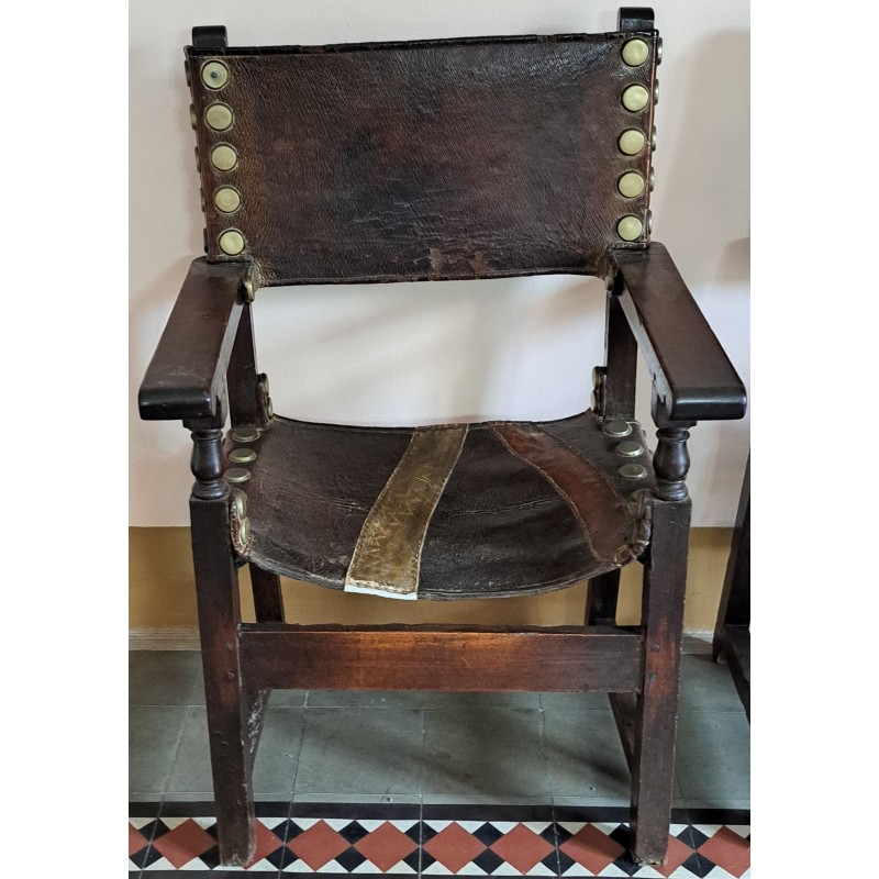 Pair of frail armchairs, walnut wood, leather upholstery. 18th century - 3/7
