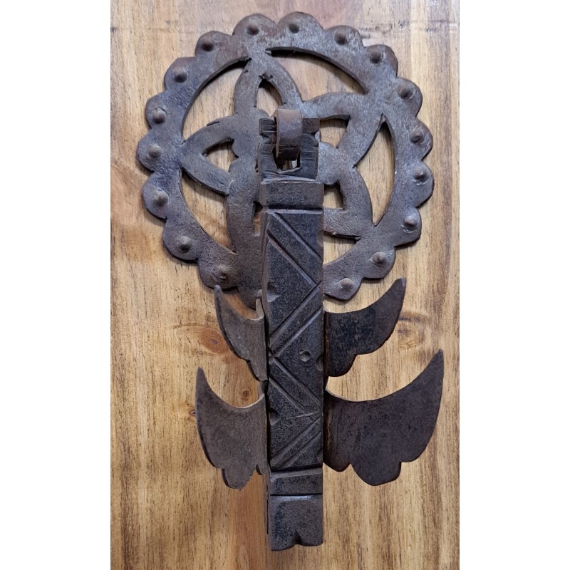 Wrought iron handle or knocker with dragon decoration, 19th century