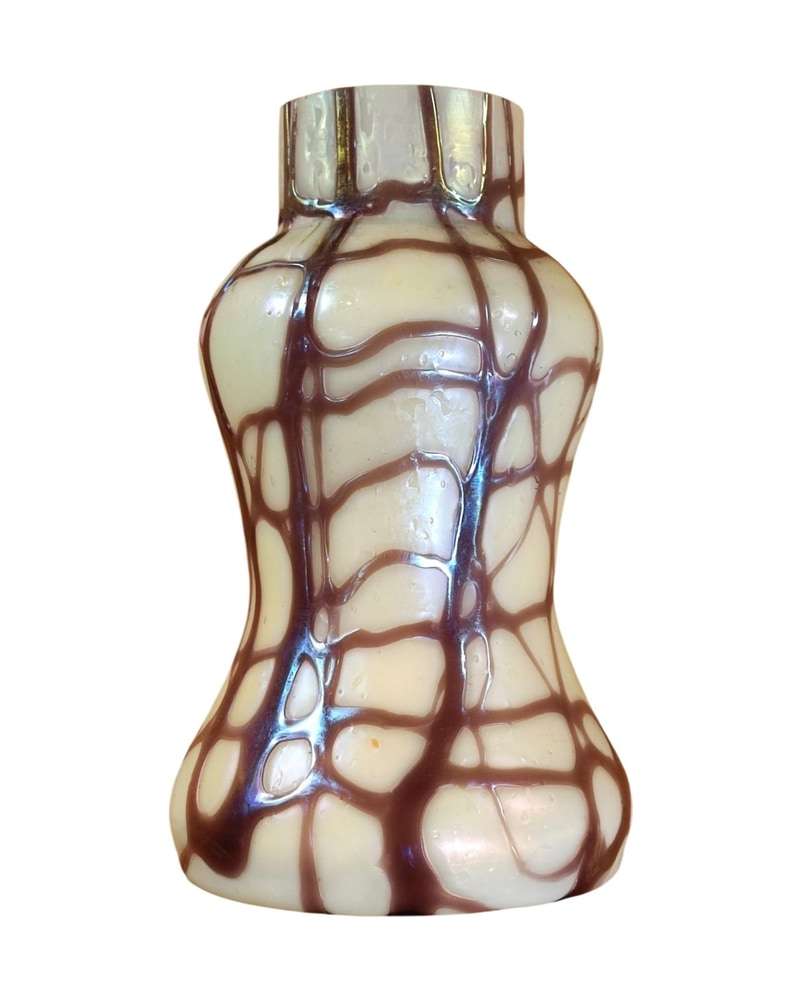 Small Iridescent White Iris Vase Pallme König