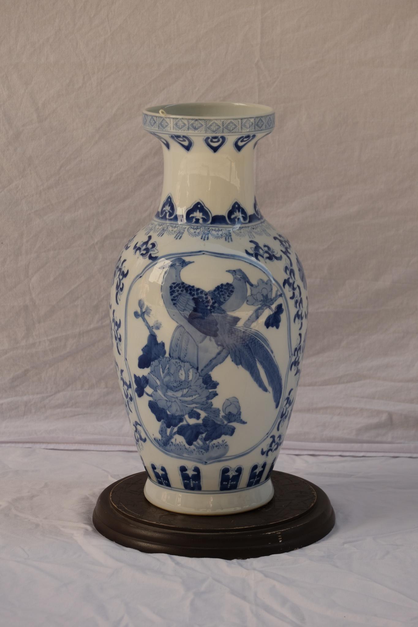 Pair of Chinese Vases - 3/9