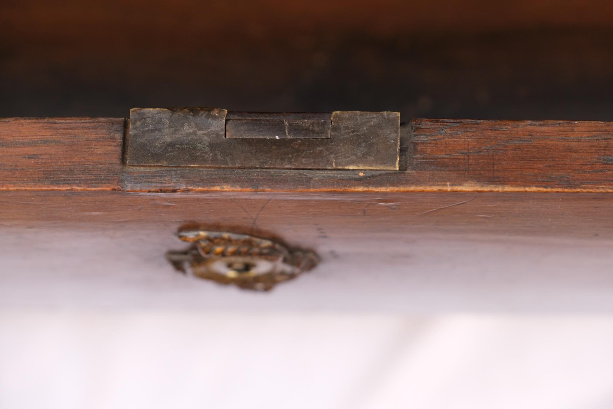 French Commode from the Late 18th Century - 10/15