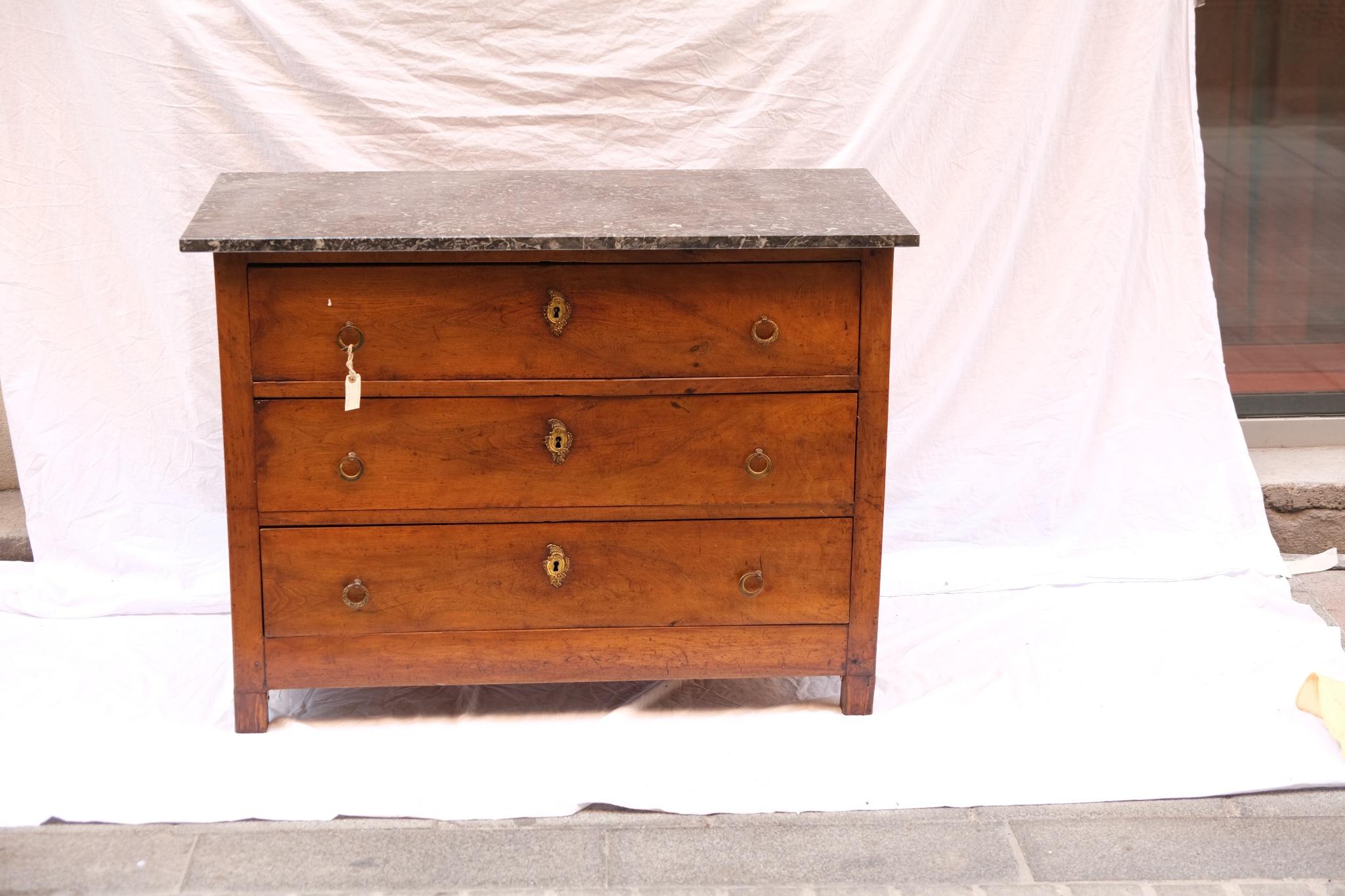 French Commode from the Late 18th Century - 2/15