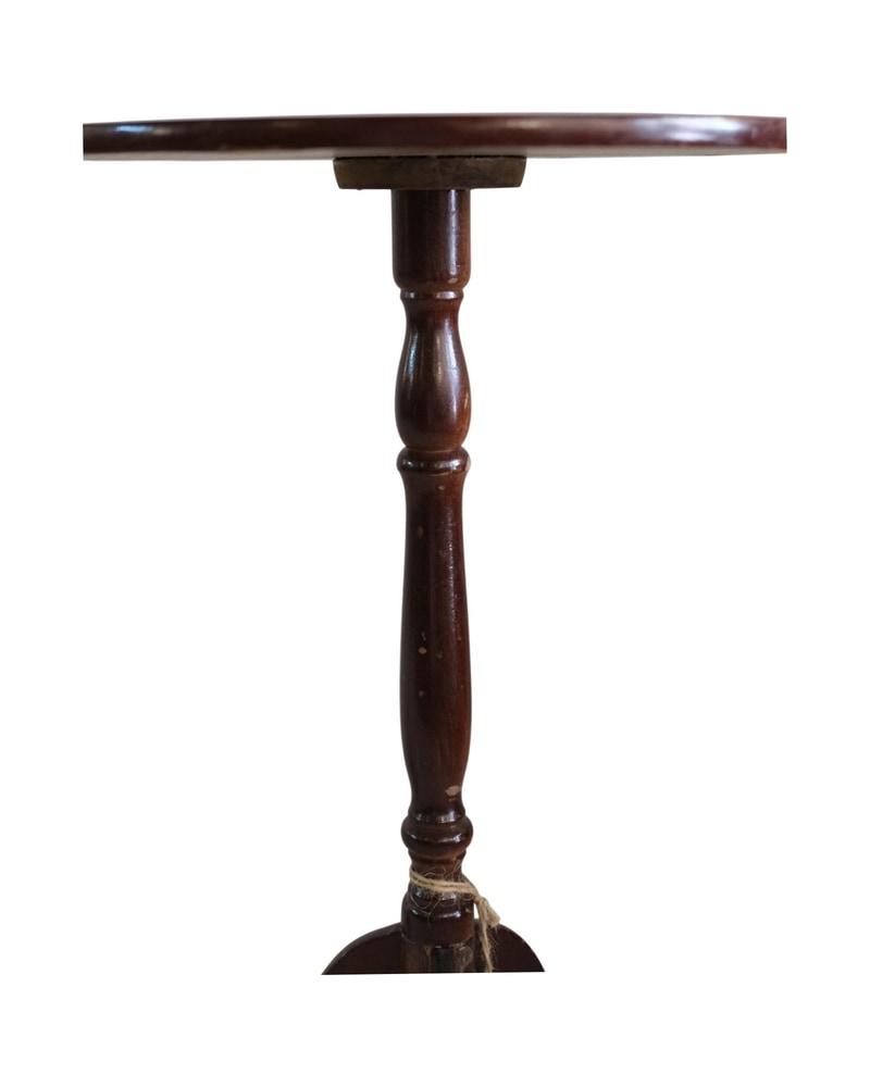 Small Nightstand with Decorated Top - 4/5