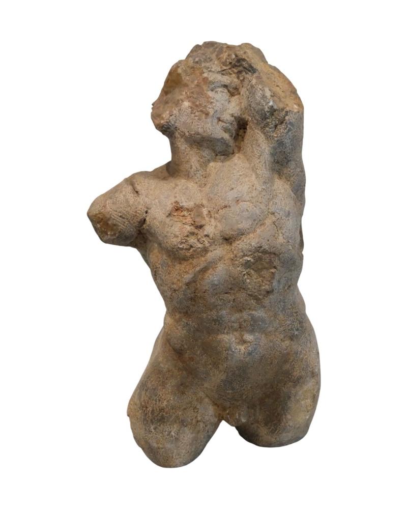 estatua-de-hombre-en-piedra-artista-aleman-mid-century-mallorca