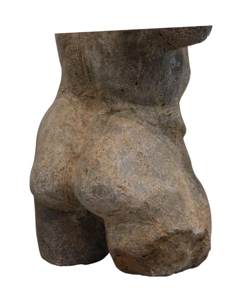 estatua-de-hombre-en-piedra-artista-aleman-mid-century-mallorca