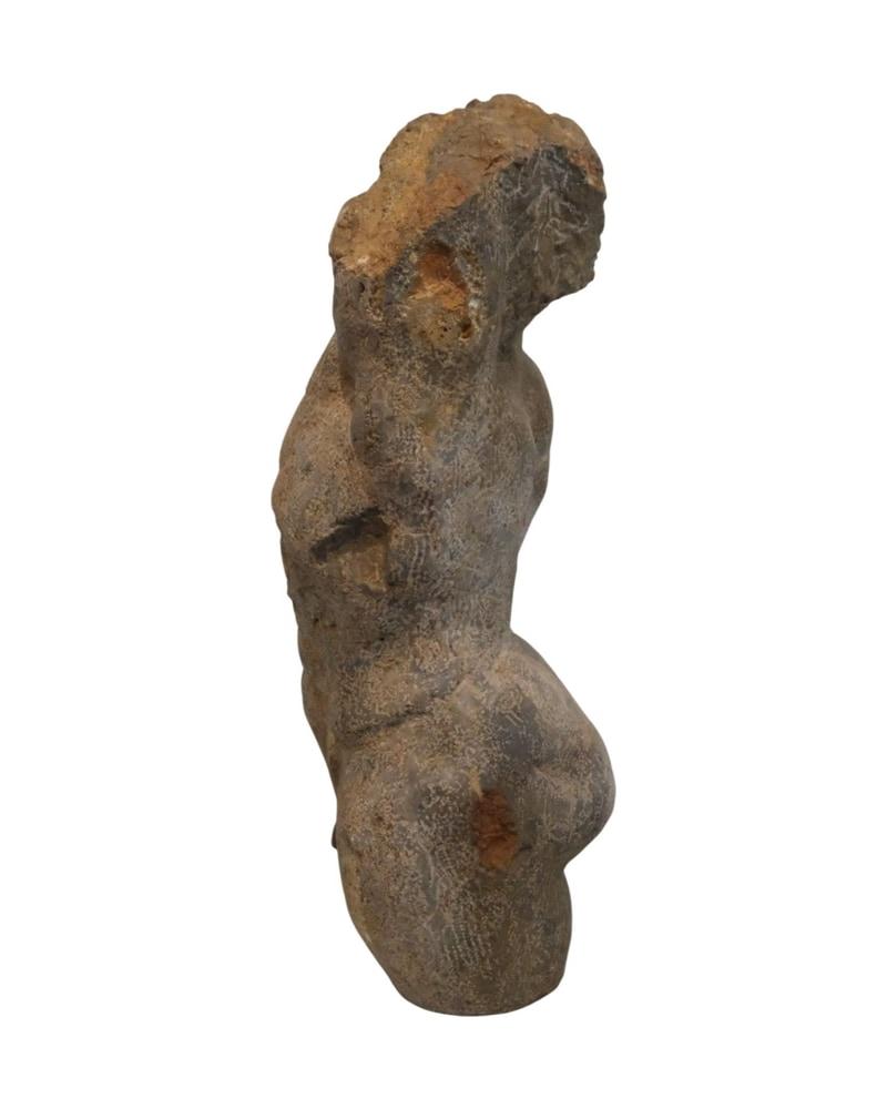 estatua-de-hombre-en-piedra-artista-aleman-mid-century-mallorca