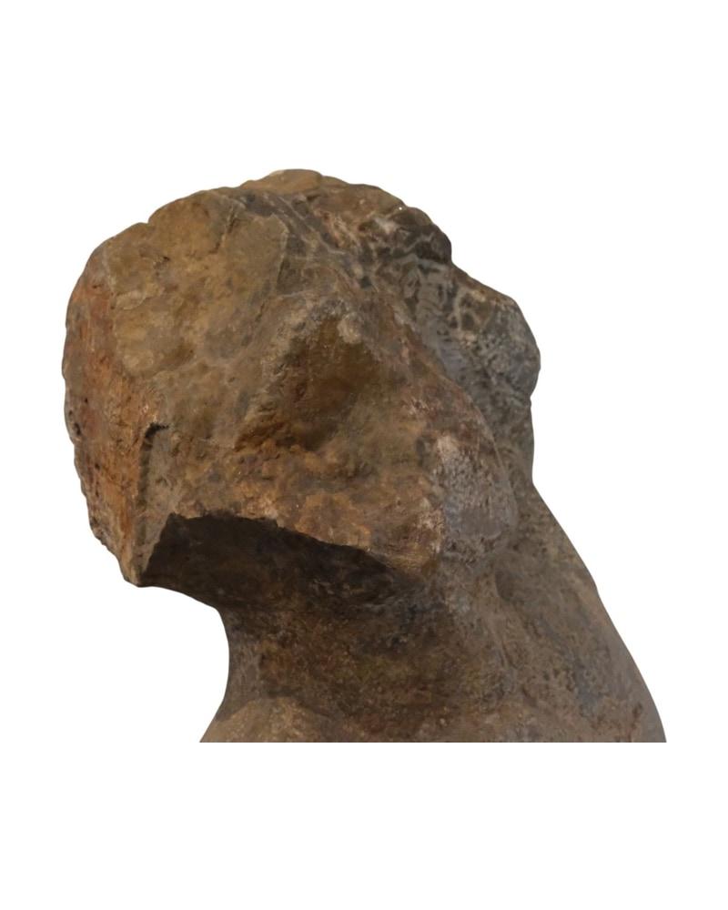 estatua-de-hombre-en-piedra-artista-aleman-mid-century-mallorca