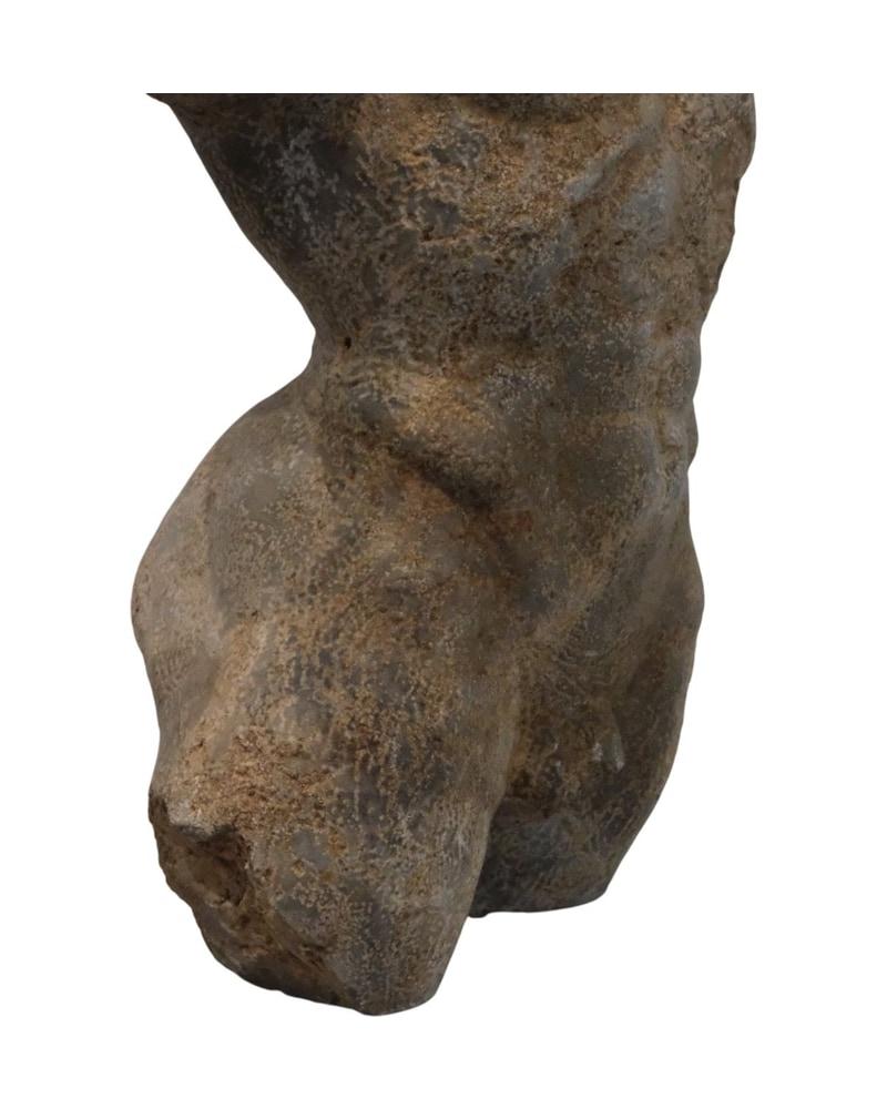 estatua-de-hombre-en-piedra-artista-aleman-mid-century-mallorca