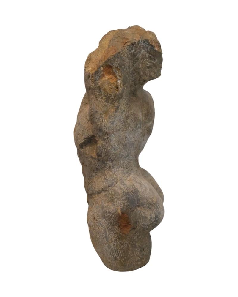 estatua-de-hombre-en-piedra-artista-aleman-mid-century-mallorca