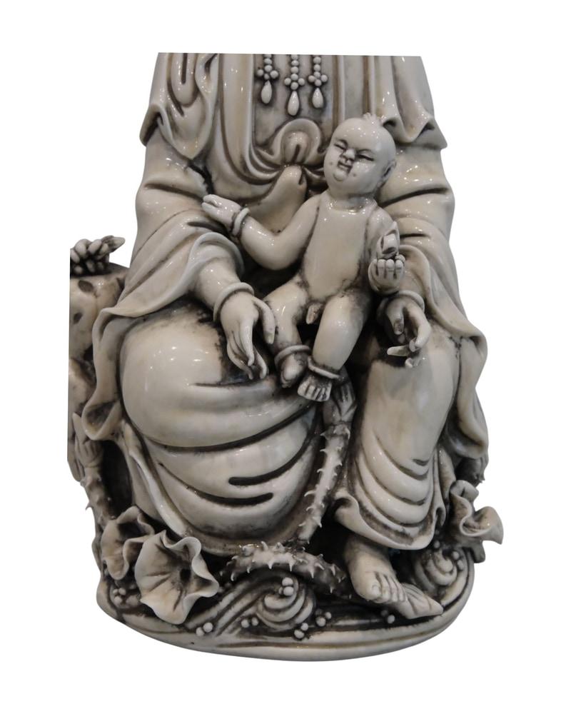 buddha-con-nino-en-ceramica-siglo-xx